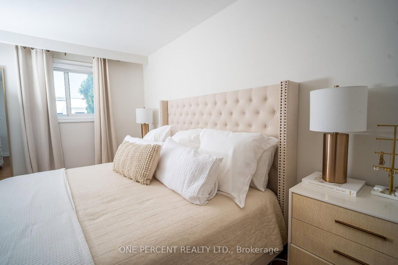 75 Plunkett Toronto,ON M9L 2J4 — Photo 15