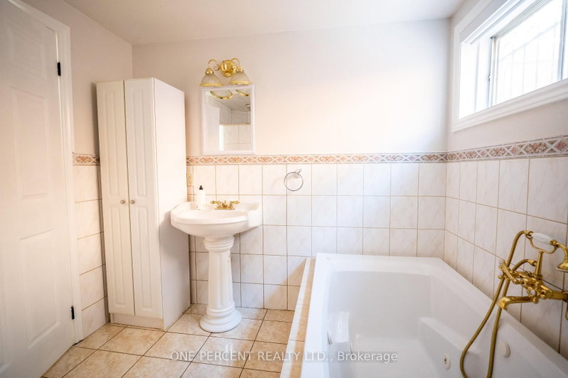 75 Plunkett Toronto,ON M9L 2J4 — Photo 27