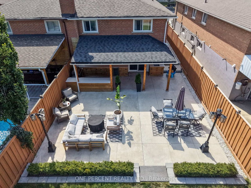 75 Plunkett Toronto,ON M9L 2J4 — Photo 39