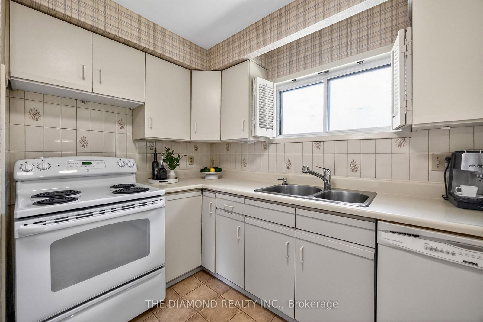 11 Swordbill Drive • Toronto, ON photo 18