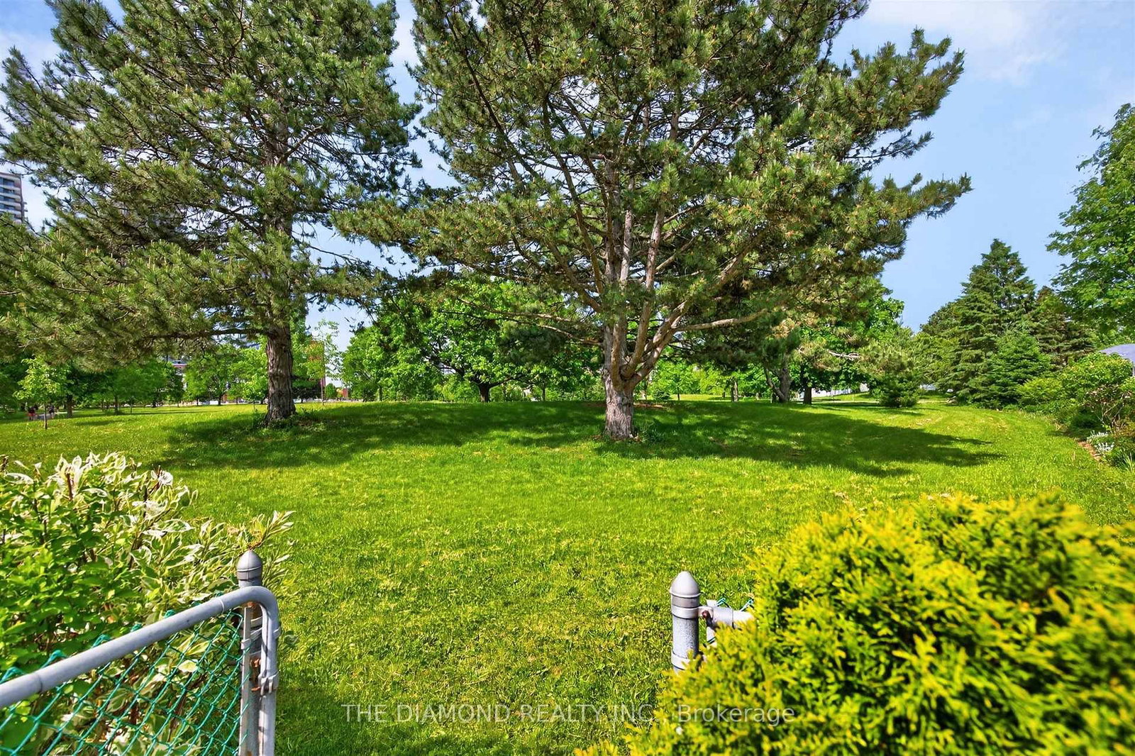 11 Swordbill Drive • Toronto, ON photo 45