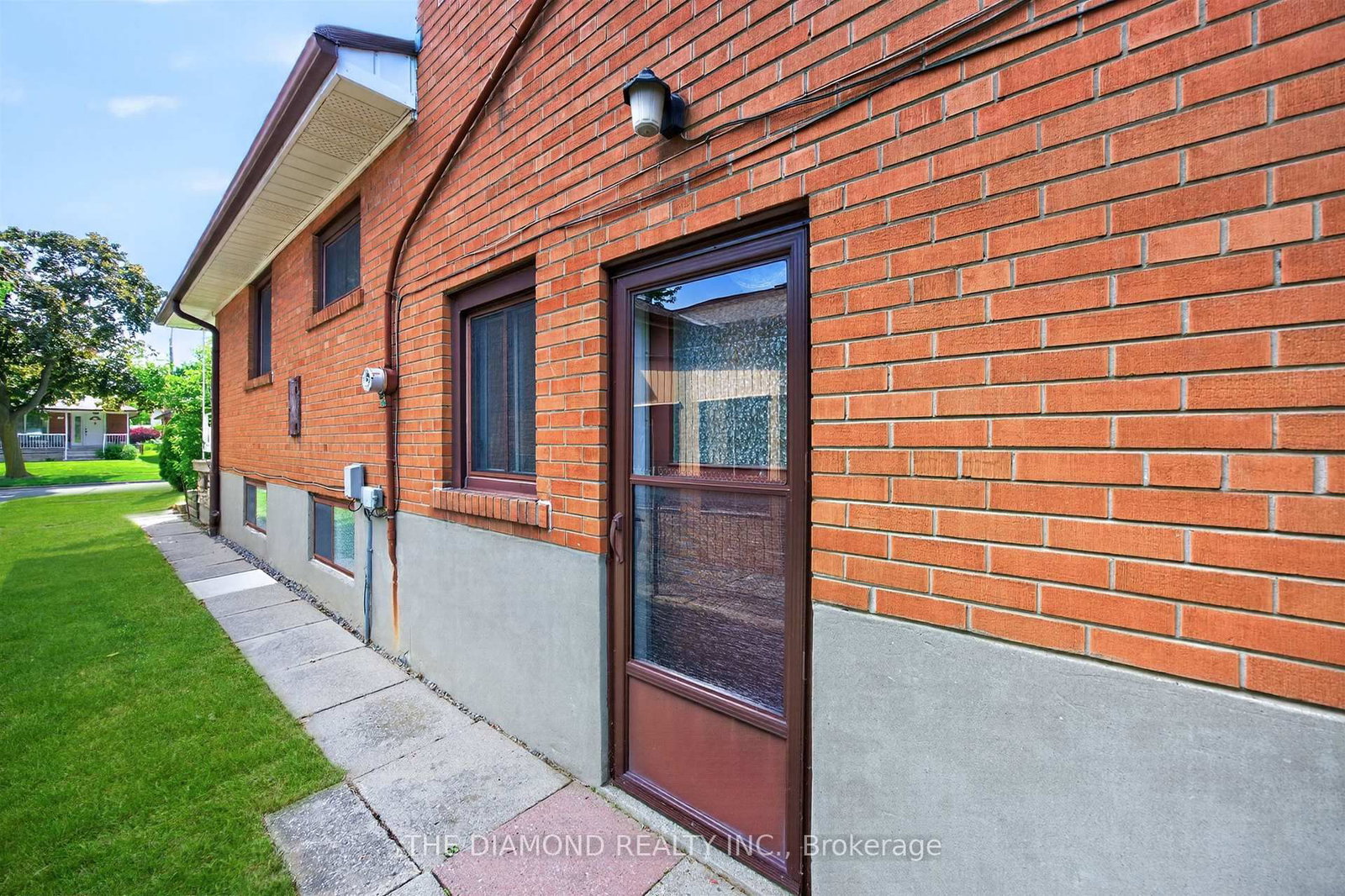 11 Swordbill Drive • Toronto, ON photo 5