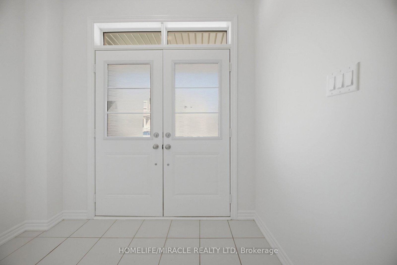 19 Donald Ficht Crescent • Brampton, ON photo 4