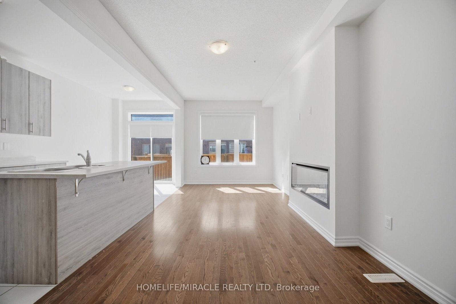 19 Donald Ficht Crescent • Brampton, ON photo 8
