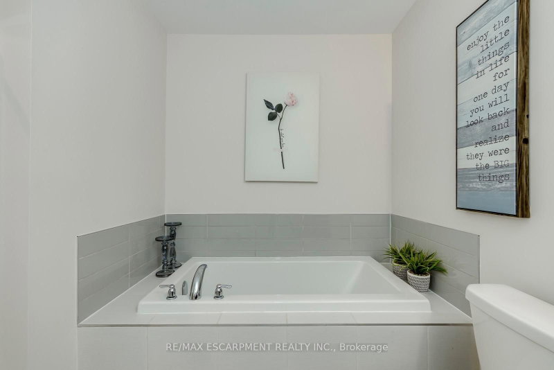 393 Grantham Oakville,ON L6H 7E3 — Photo 36