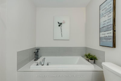 393 Grantham Oakville,ON L6H 7E3 — Photo 36