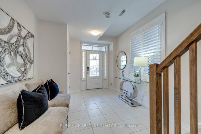 393 Grantham Common • Oakville, ON photo 4