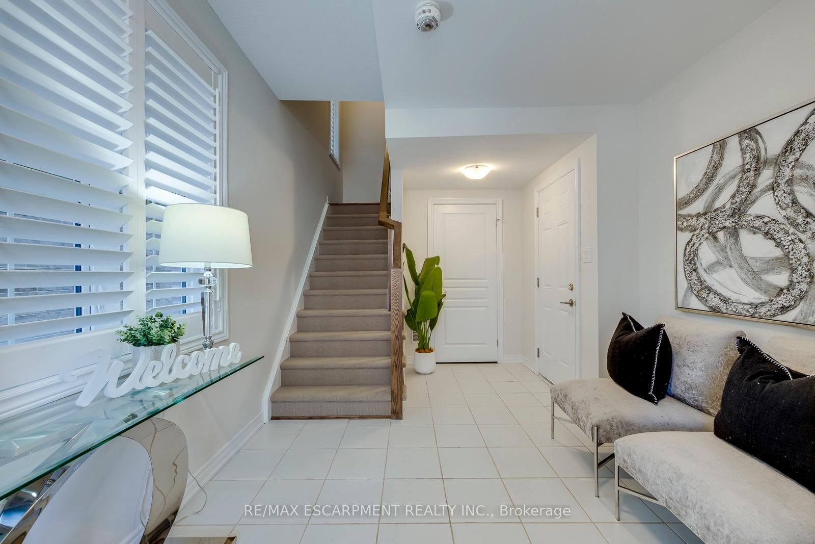 393 Grantham Common • Oakville, ON photo 5