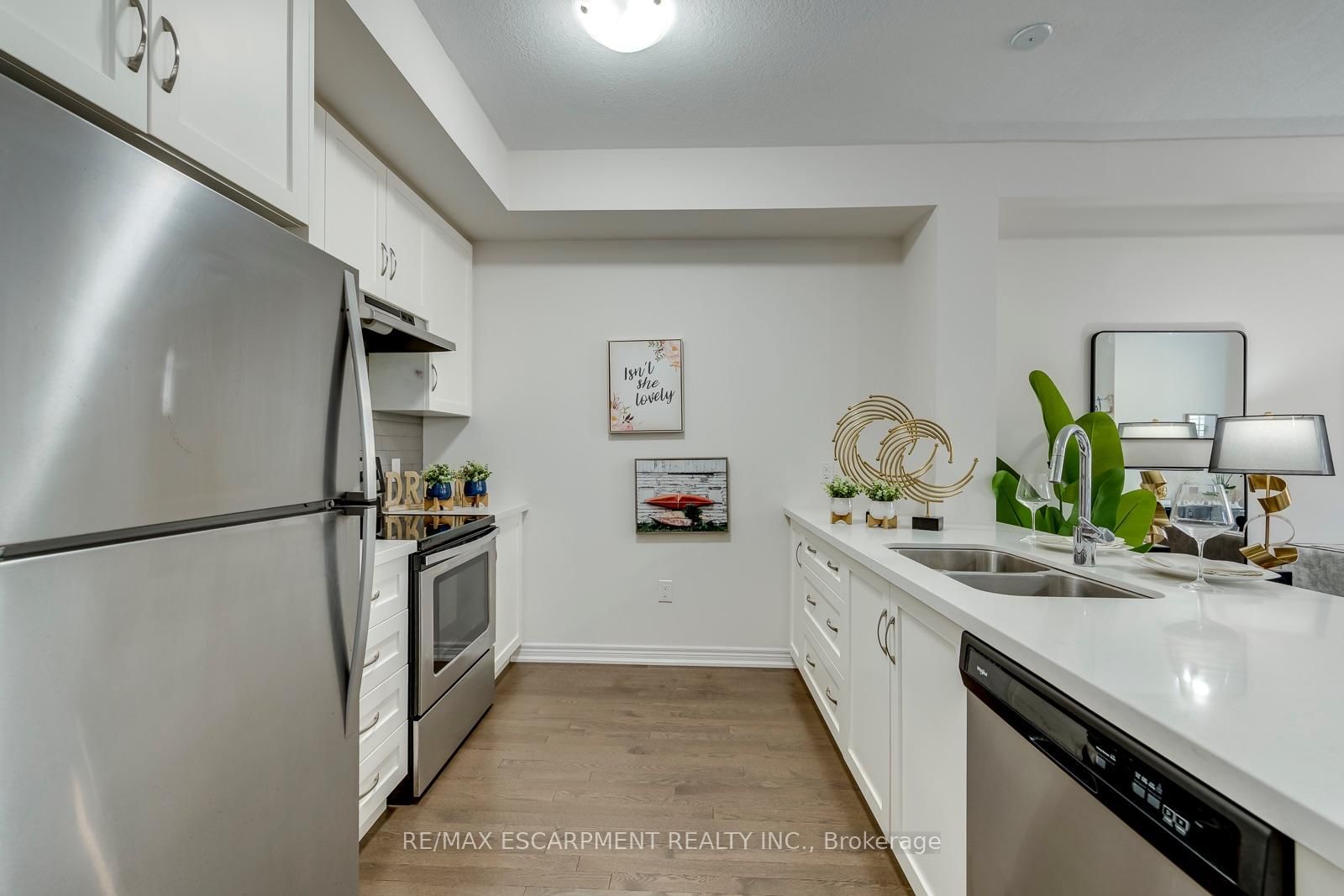 393 Grantham Common • Oakville, ON photo 9