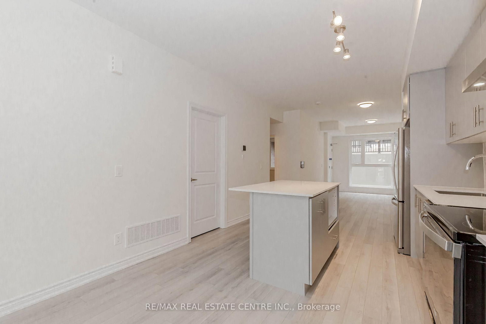 349 Wheat Boom Drive • #121 • Oakville, ON photo 23