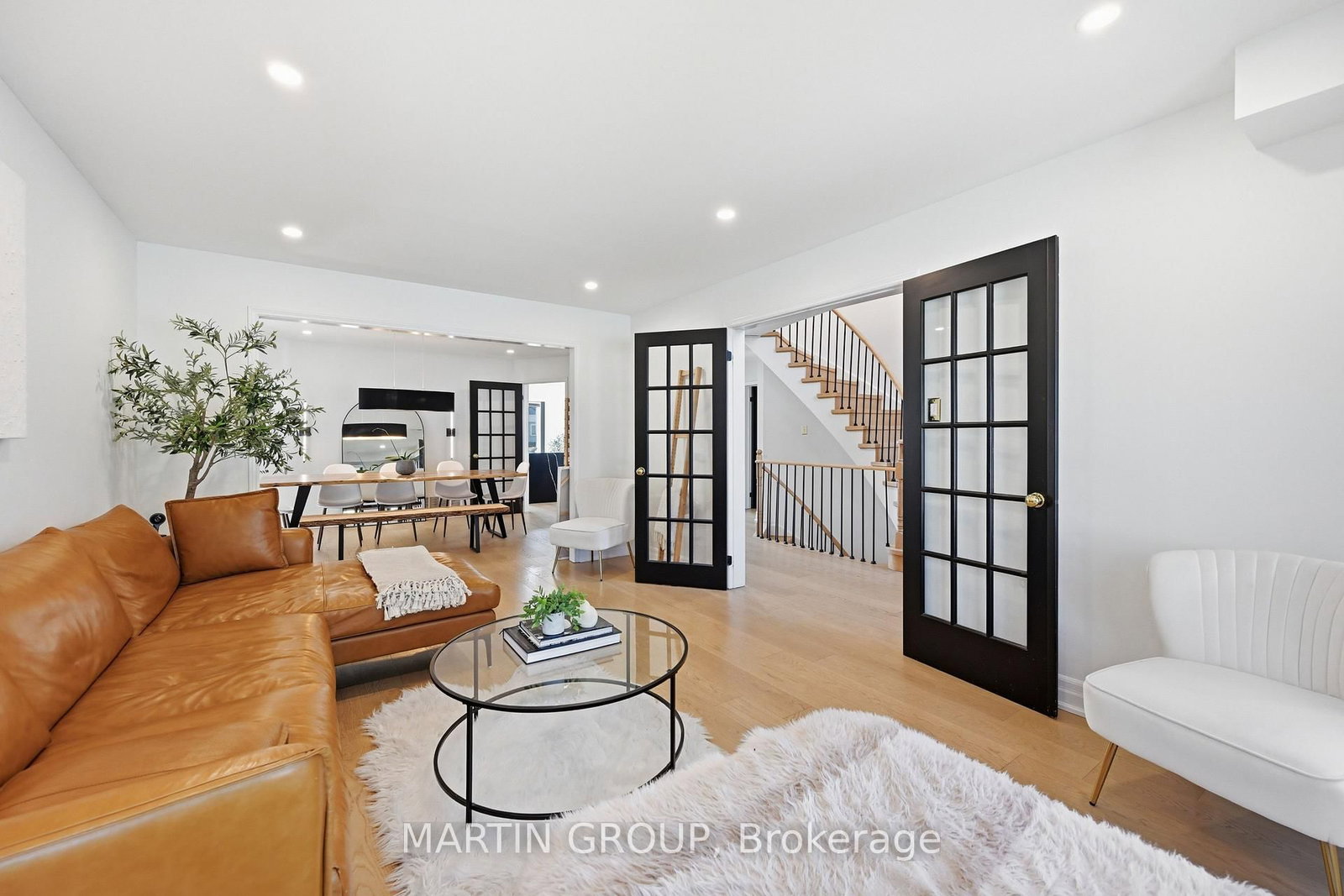 376 Carrier Lane • Oakville, ON photo 10