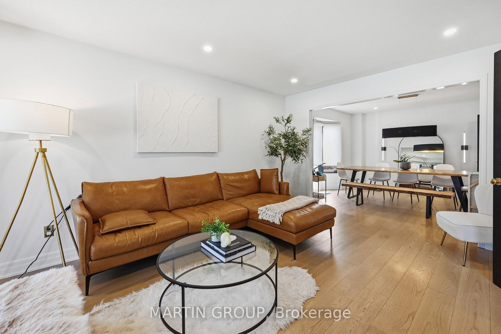 376 Carrier Lane • Oakville, ON photo 11