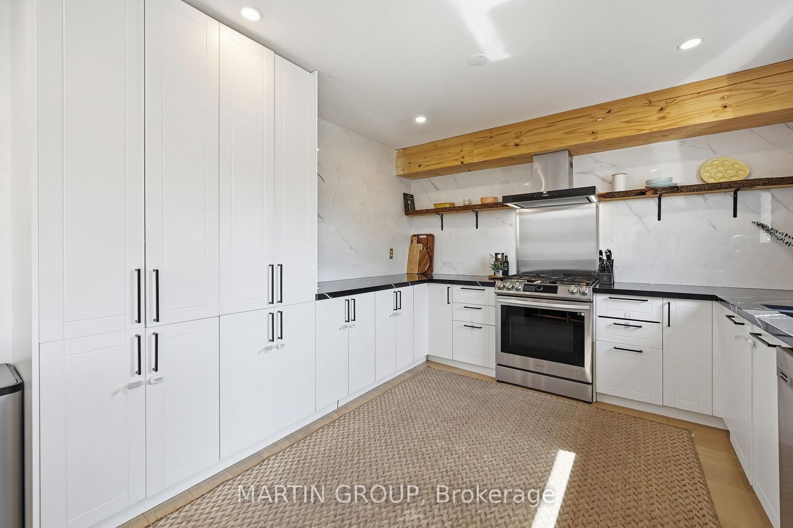 376 Carrier Lane • Oakville, ON photo 18