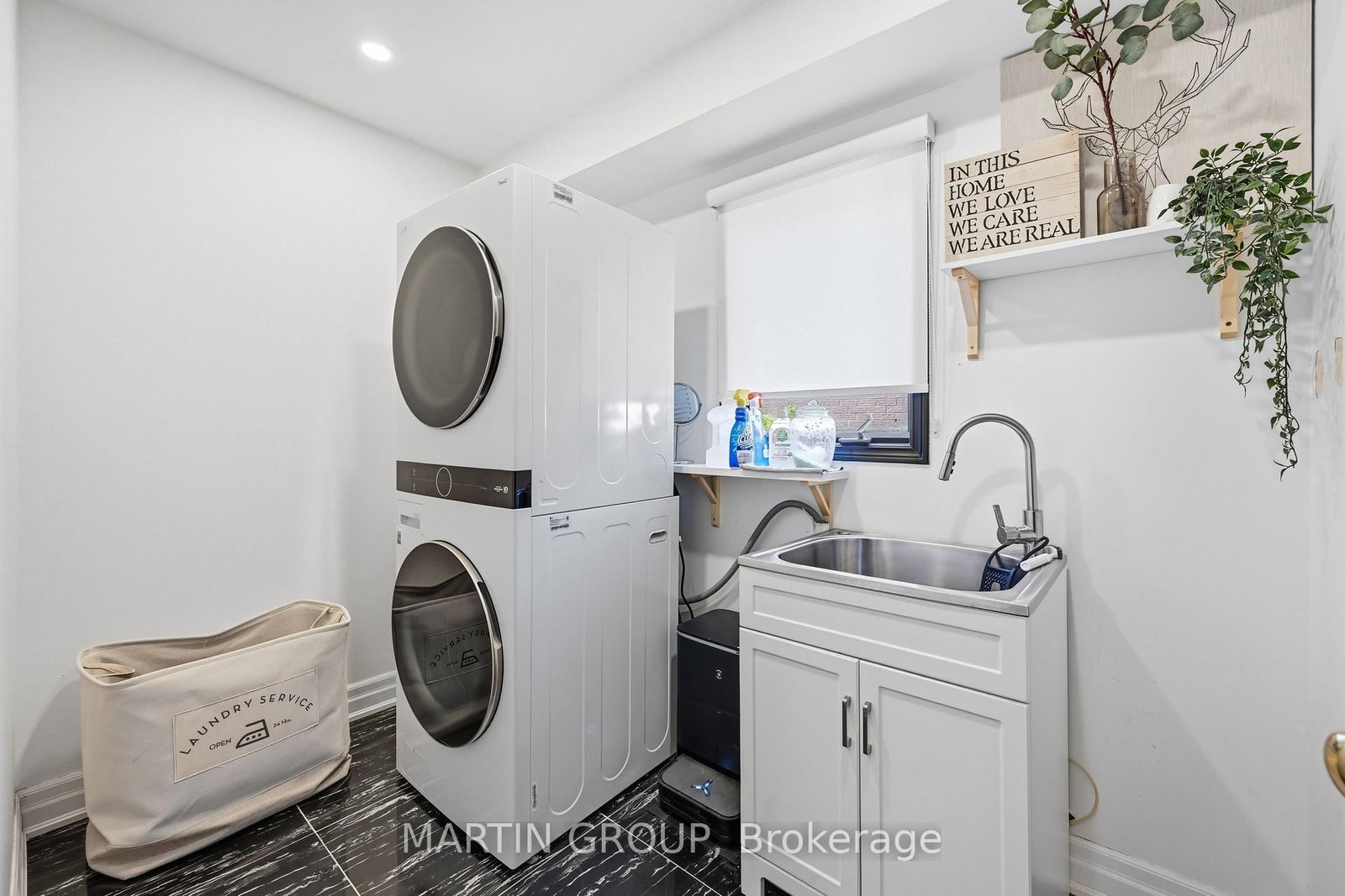 376 Carrier Lane • Oakville, ON photo 20