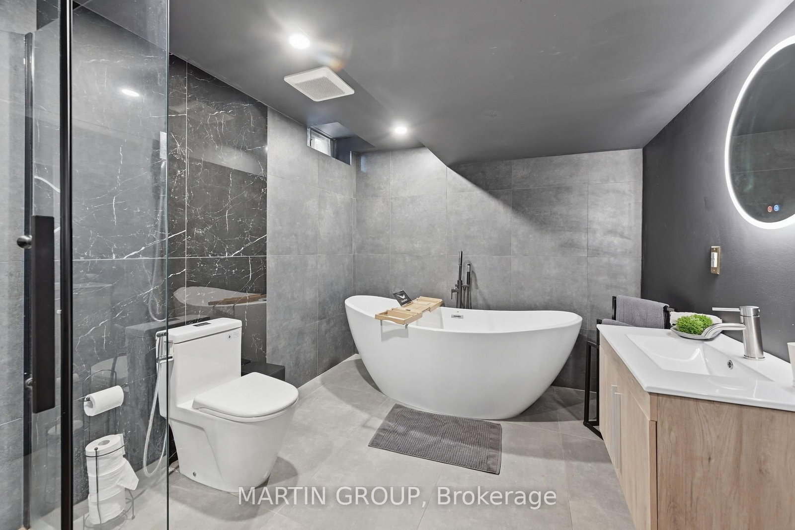 376 Carrier Lane • Oakville, ON photo 23