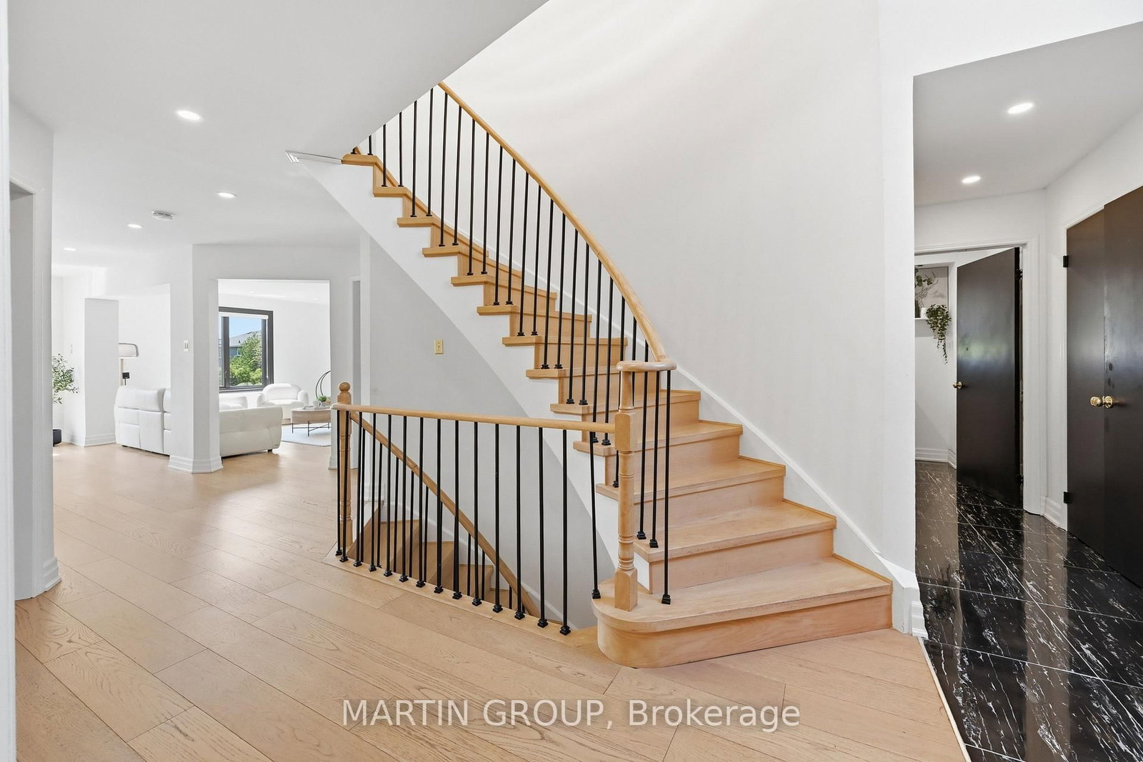 376 Carrier Lane • Oakville, ON photo 34
