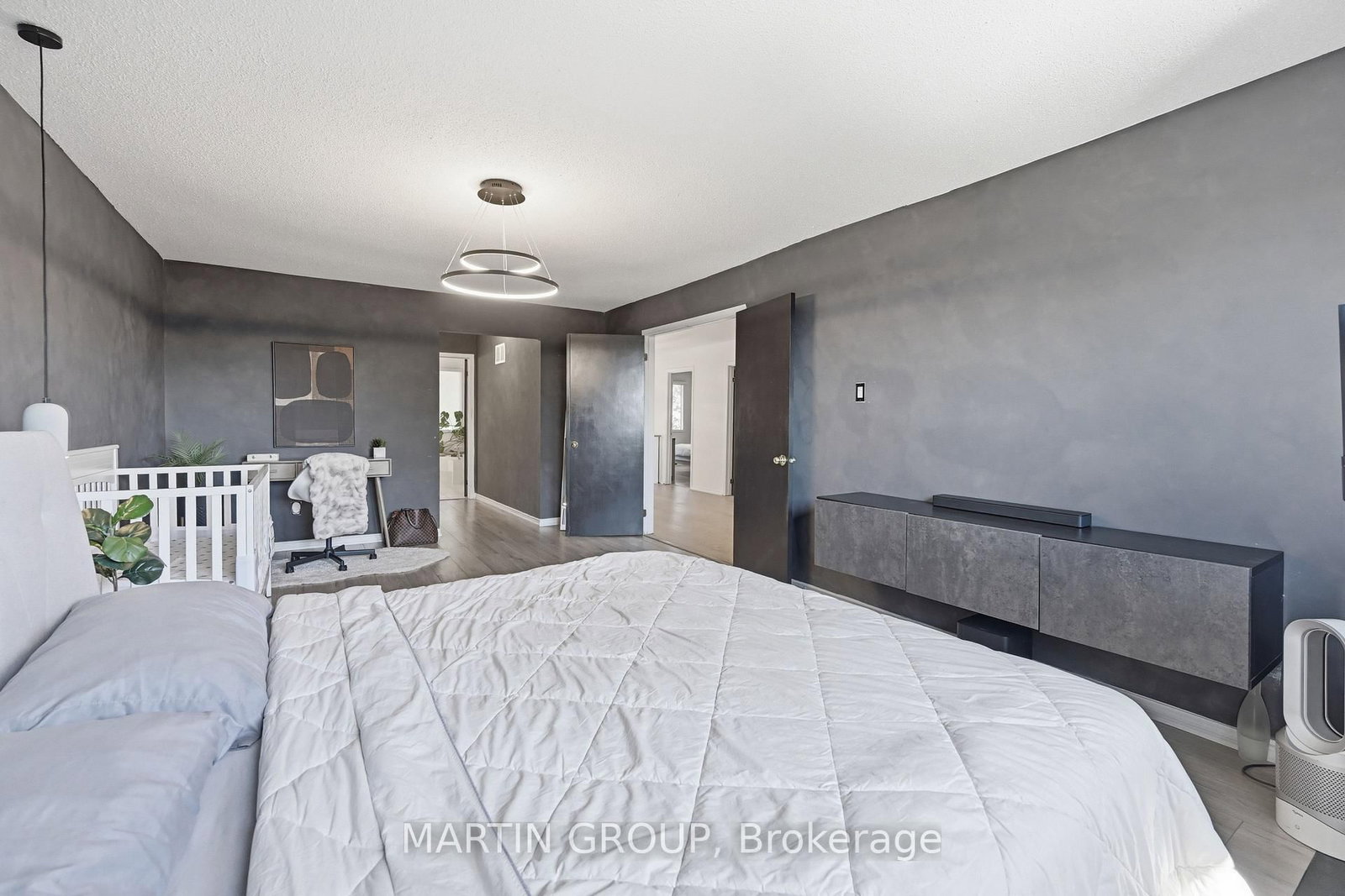 376 Carrier Lane • Oakville, ON photo 37
