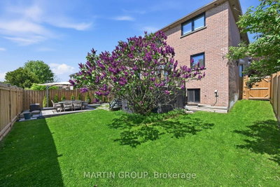 376 Carrier Lane • Oakville, ON photo 6