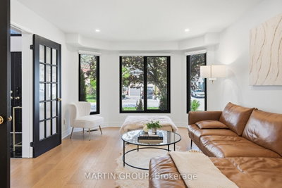 376 Carrier Lane • Oakville, ON photo 9