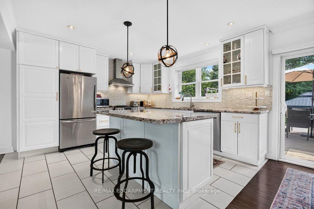 825 King Road • Burlington, ON photo 12