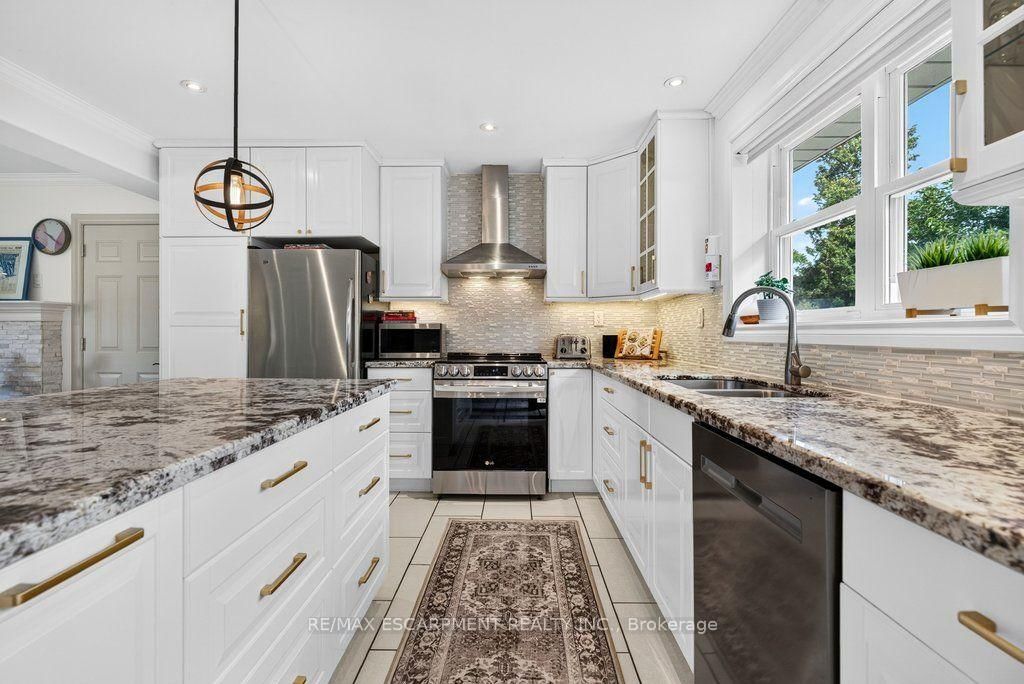 825 King Road • Burlington, ON photo 13