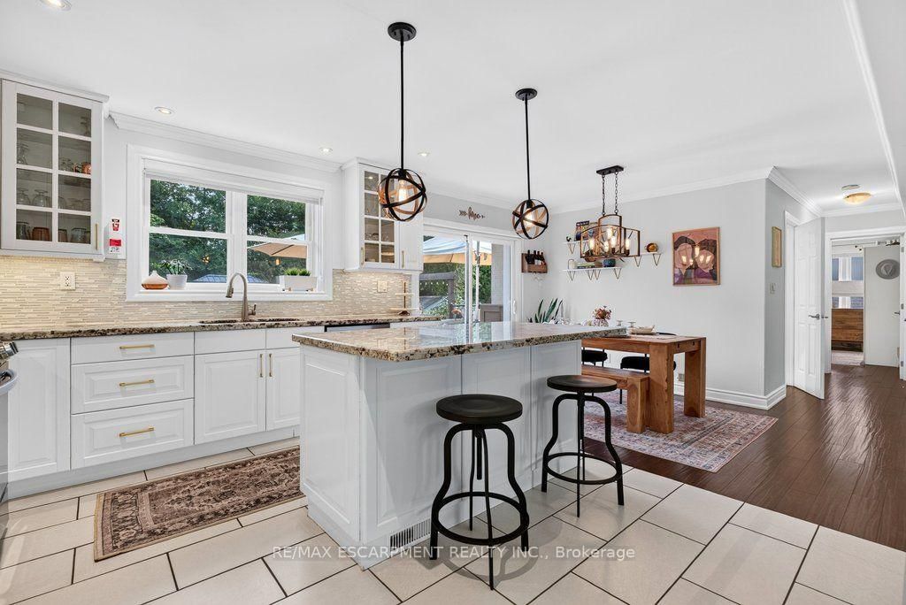 825 King Road • Burlington, ON photo 15