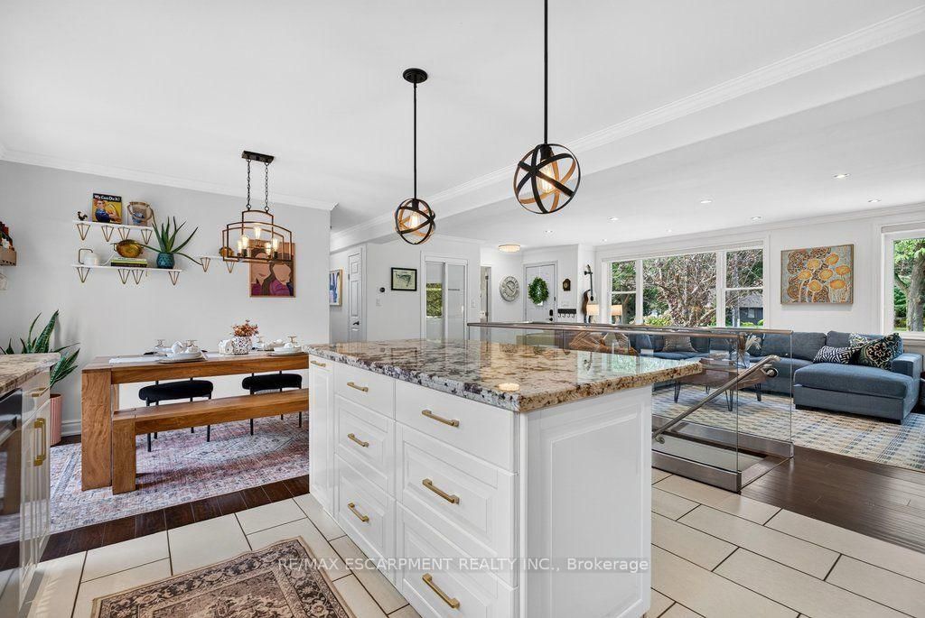 825 King Road • Burlington, ON photo 16