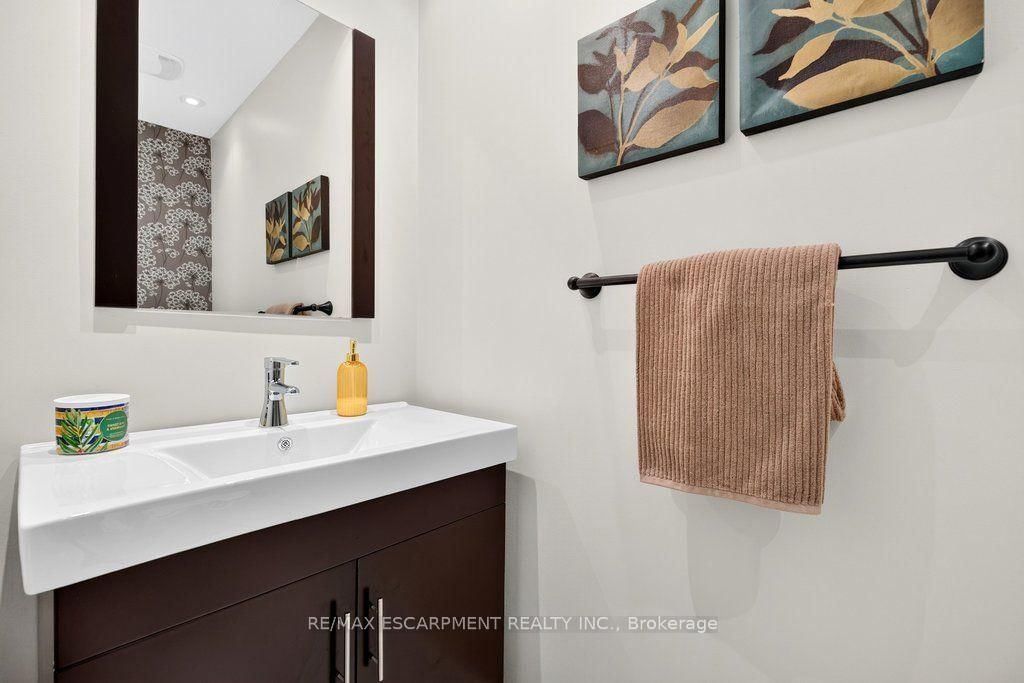825 King Road • Burlington, ON photo 18