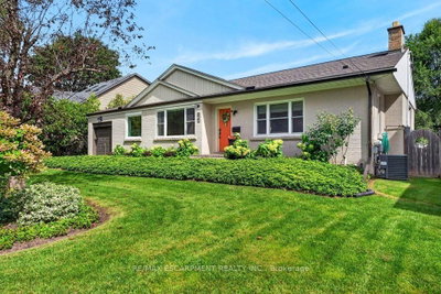 825 King Road • Burlington, ON photo 2