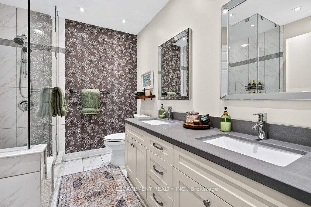 825 King Road • Burlington, ON photo 21