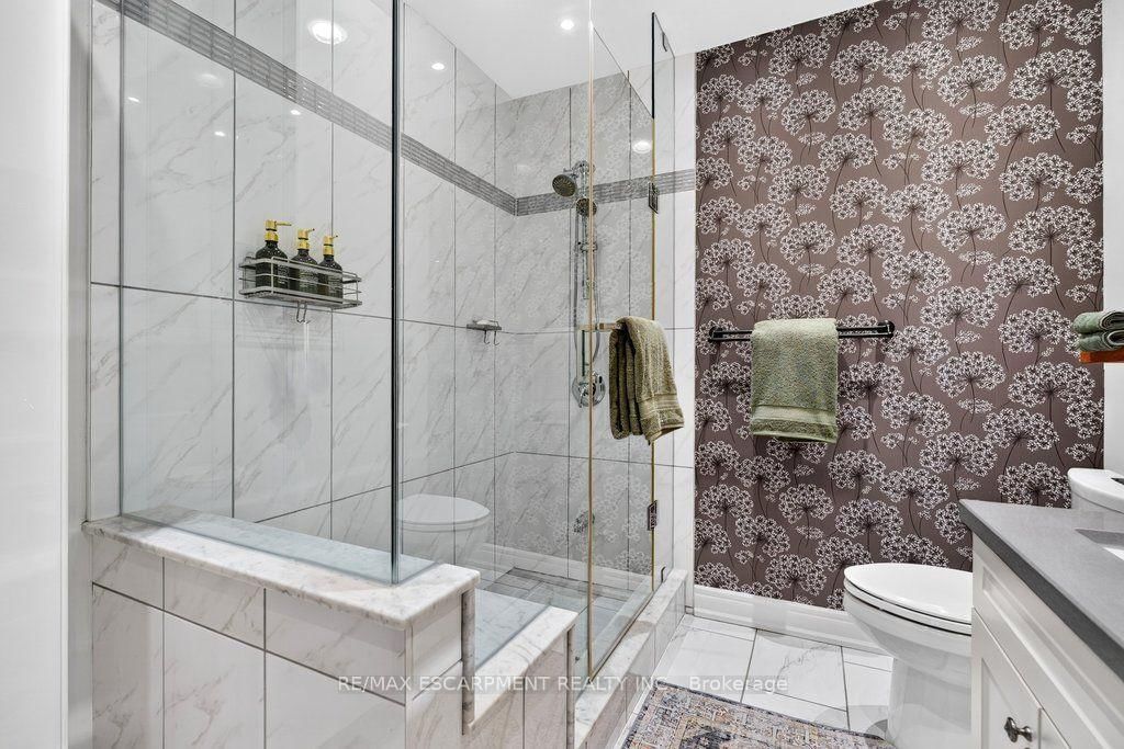 825 King Road • Burlington, ON photo 22