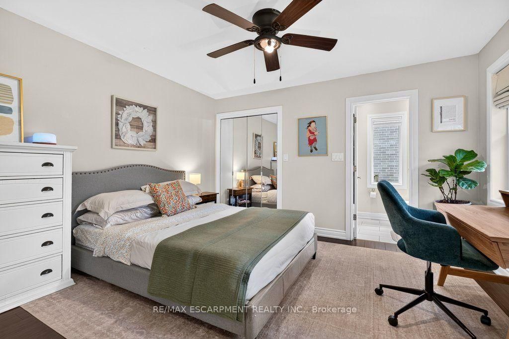 825 King Road • Burlington, ON photo 23