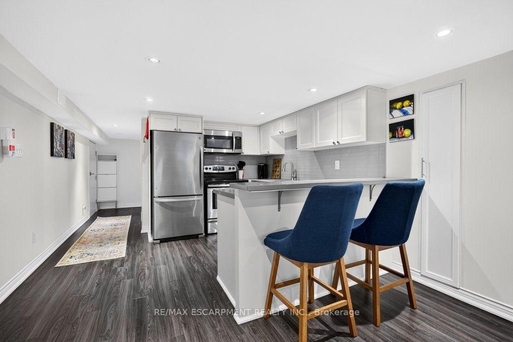825 King Road • Burlington, ON photo 35