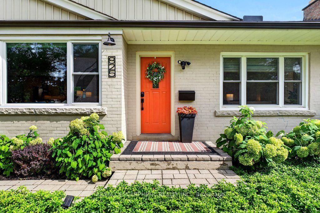 825 King Road • Burlington, ON photo 4