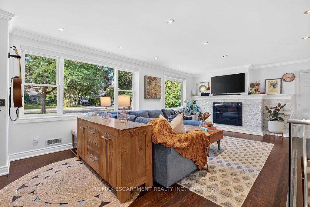 825 King Road • Burlington, ON photo 7