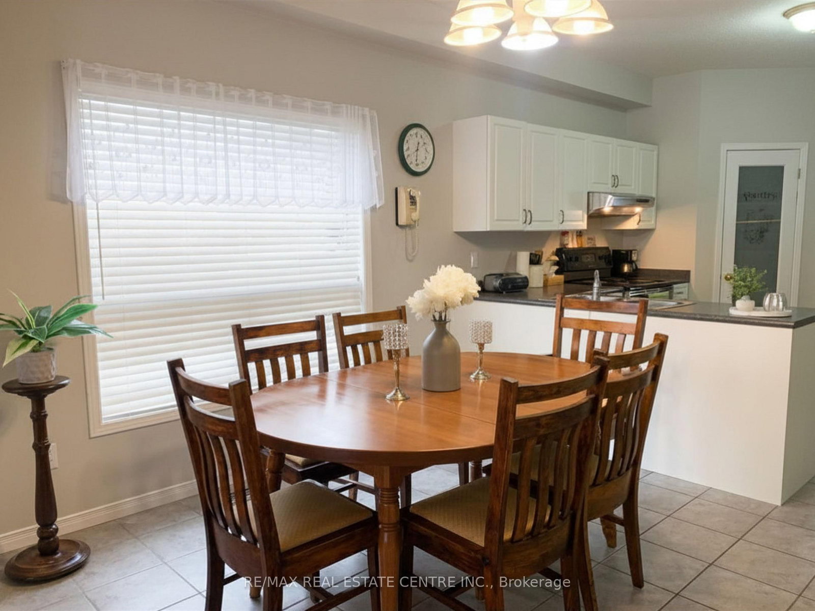 35 Cameron Court photo 8