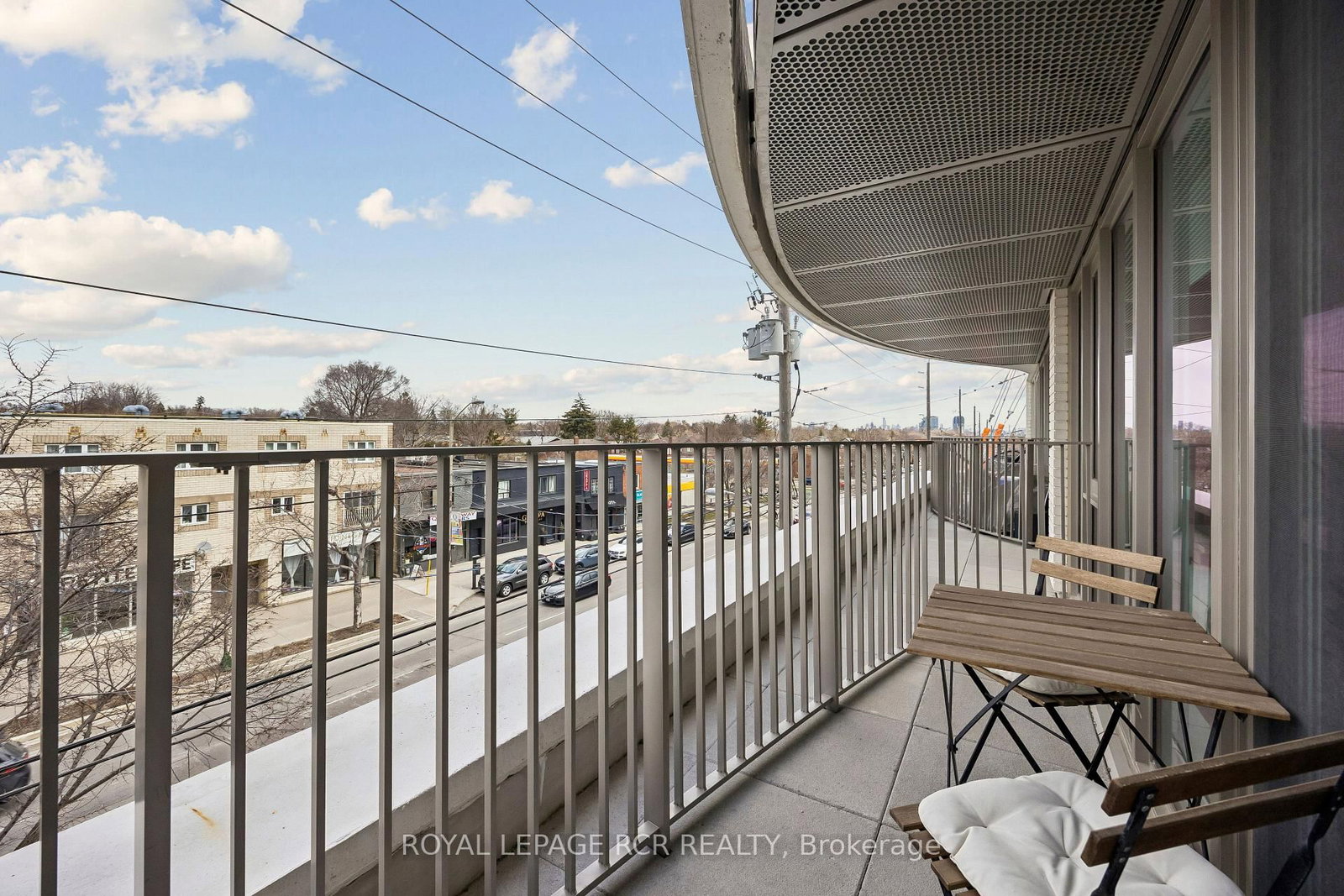 689 The Queensway • #321 • Toronto, ON photo 15