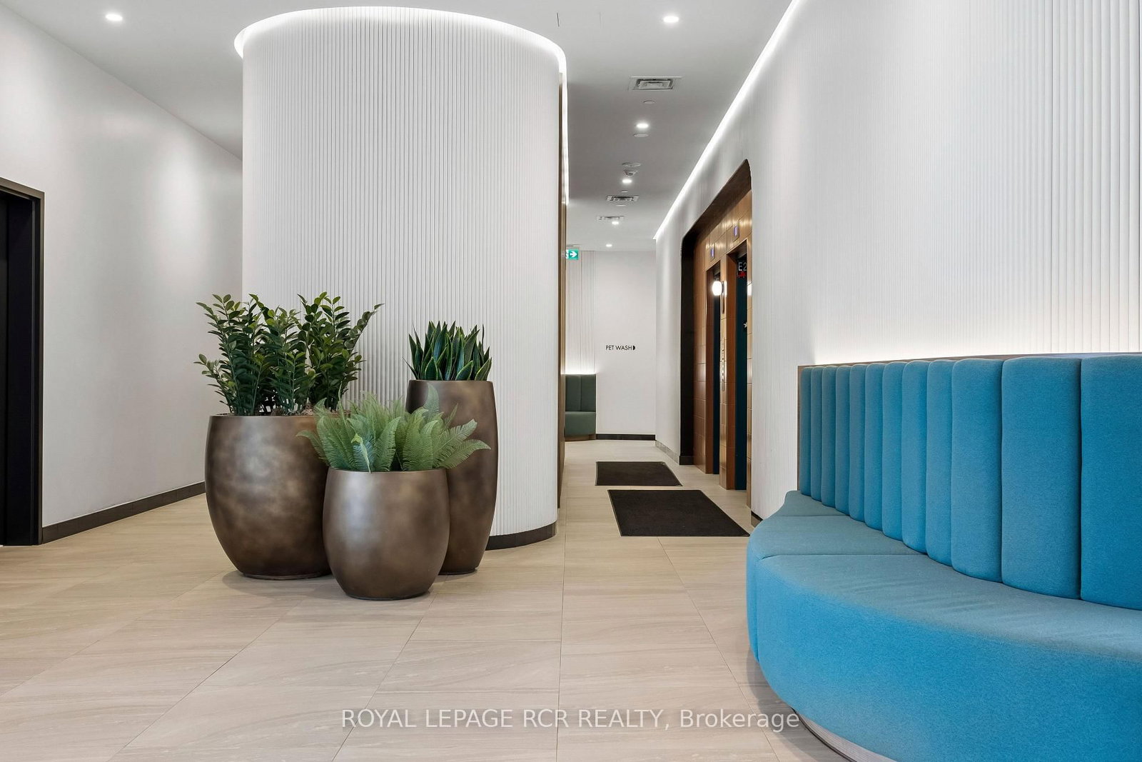 689 The Queensway • #321 • Toronto, ON photo 16