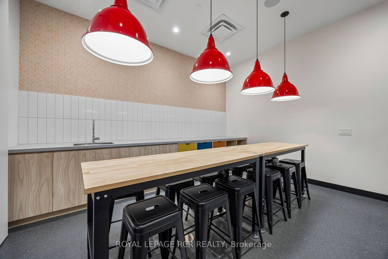 689 The Queensway • #321 • Toronto, ON photo 24