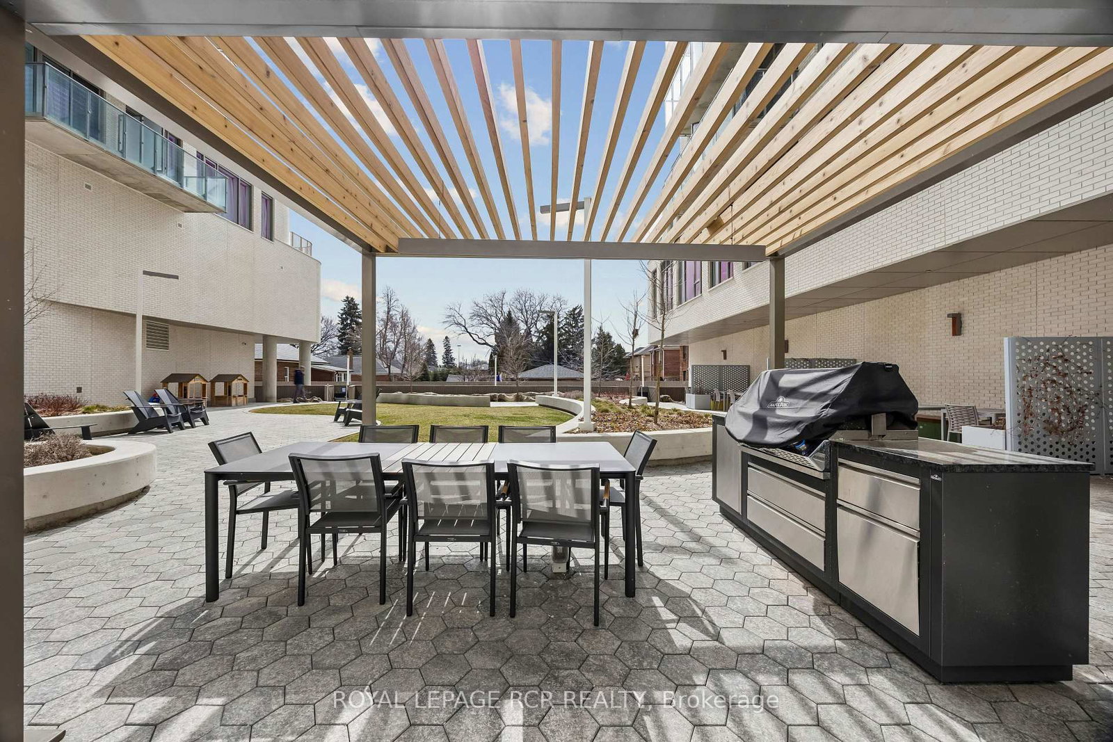 689 The Queensway • #321 • Toronto, ON photo 25