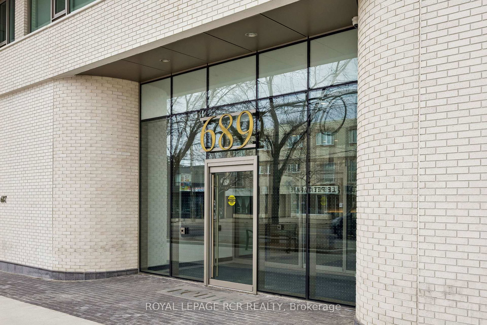 689 The Queensway • #321 • Toronto, ON photo 26