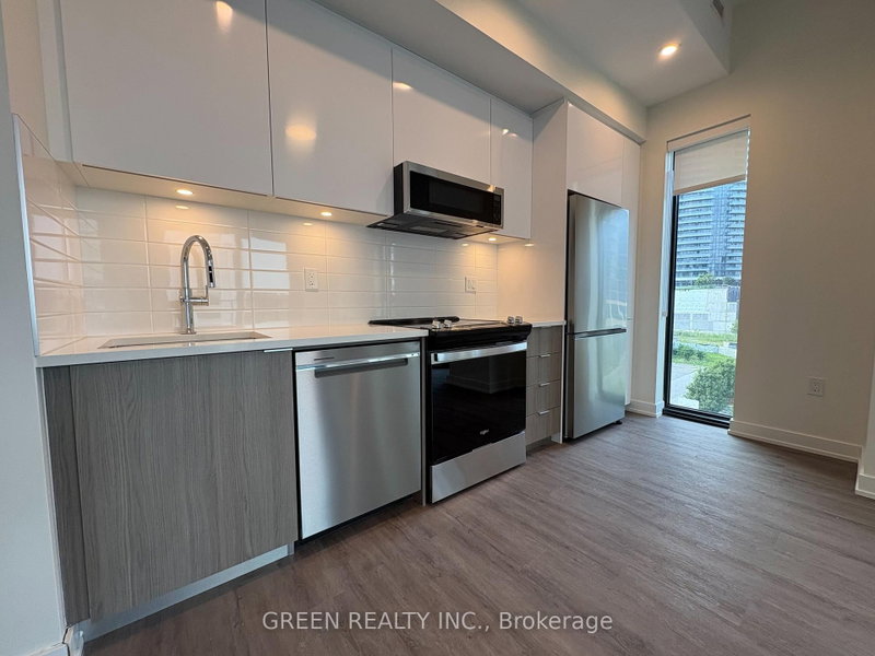 1007 - 25 Gibbs Road