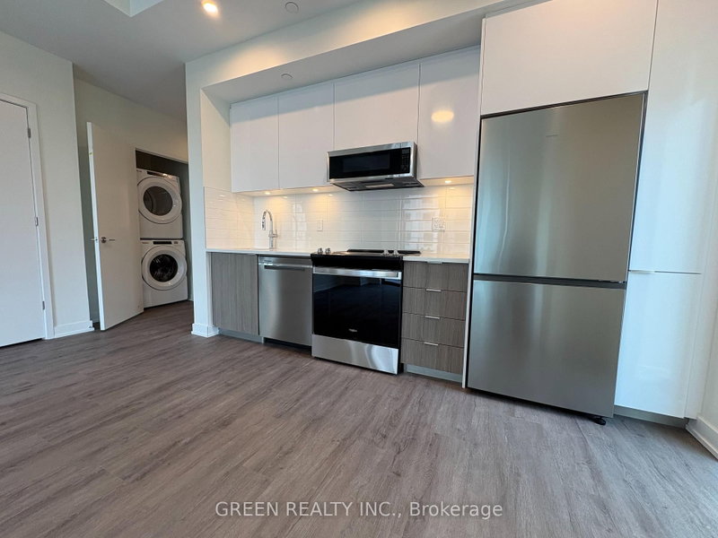 1007 - 25 Gibbs Road