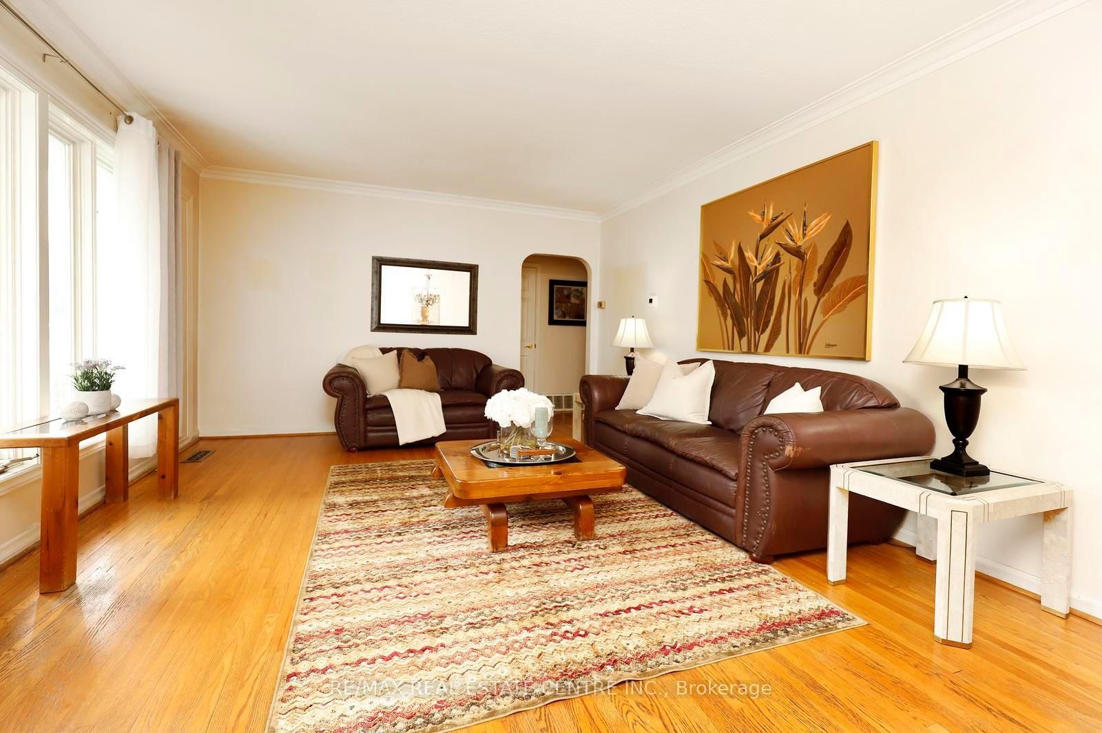 354 Martin Street SE • Milton, ON photo 6