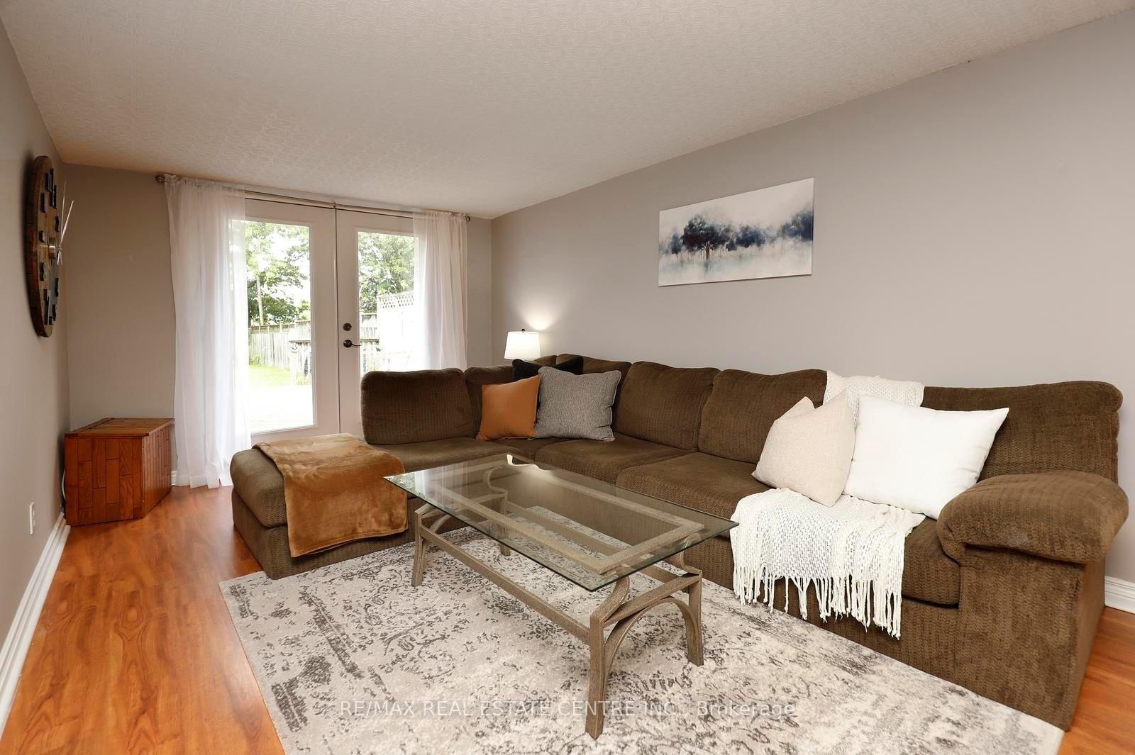 354 Martin Street SE • Milton, ON photo 8