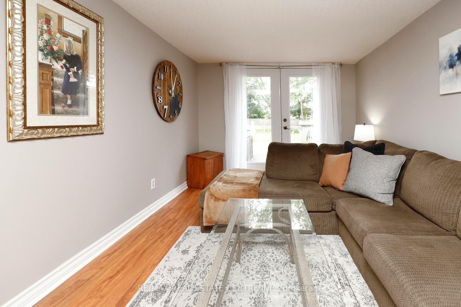 354 Martin Street SE • Milton, ON photo 9