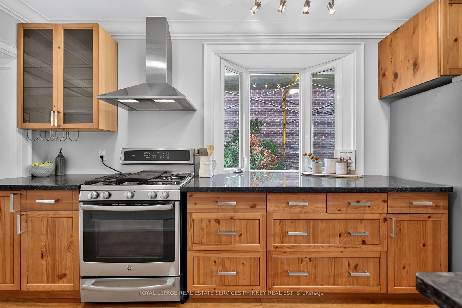 21 Cumberland Drive • Mississauga, ON photo 12