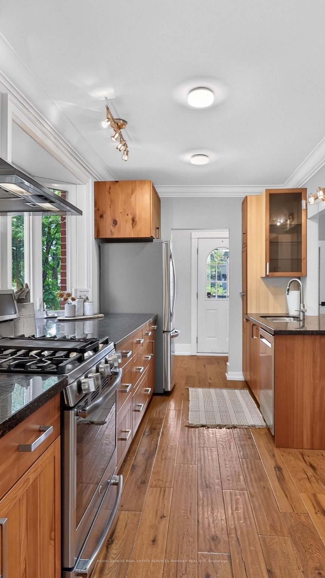 21 Cumberland Drive • Mississauga, ON photo 13