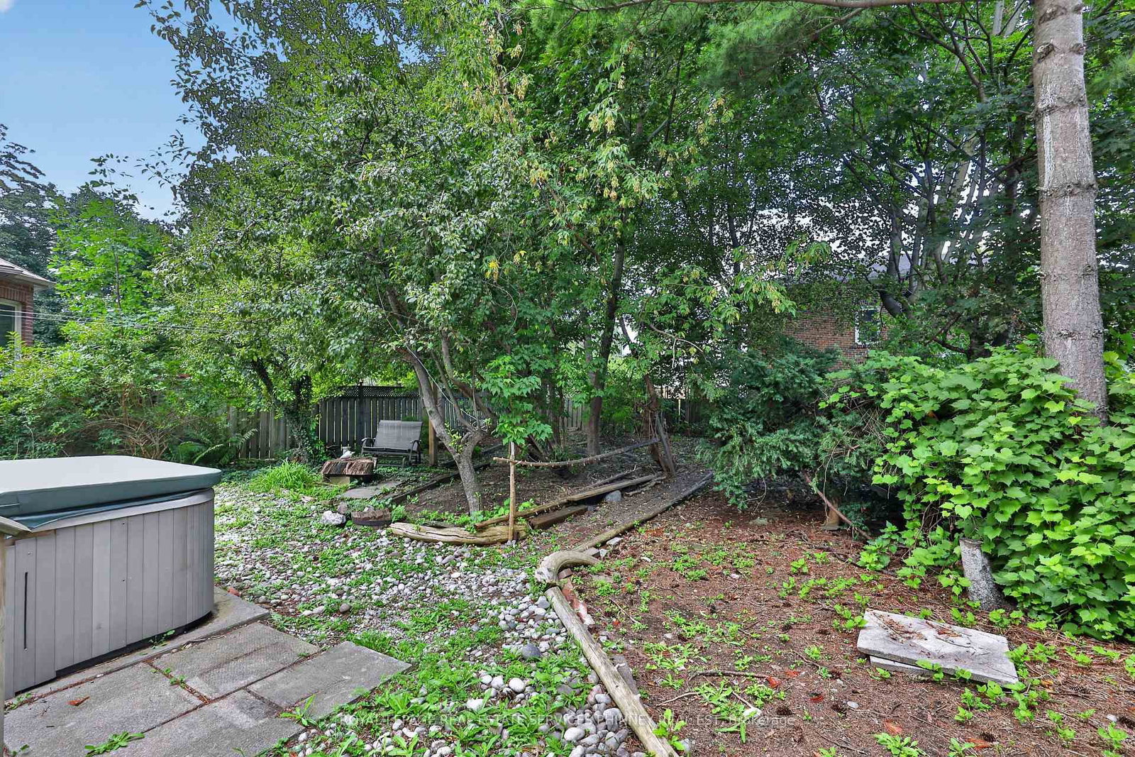 21 Cumberland Drive • Mississauga, ON photo 40