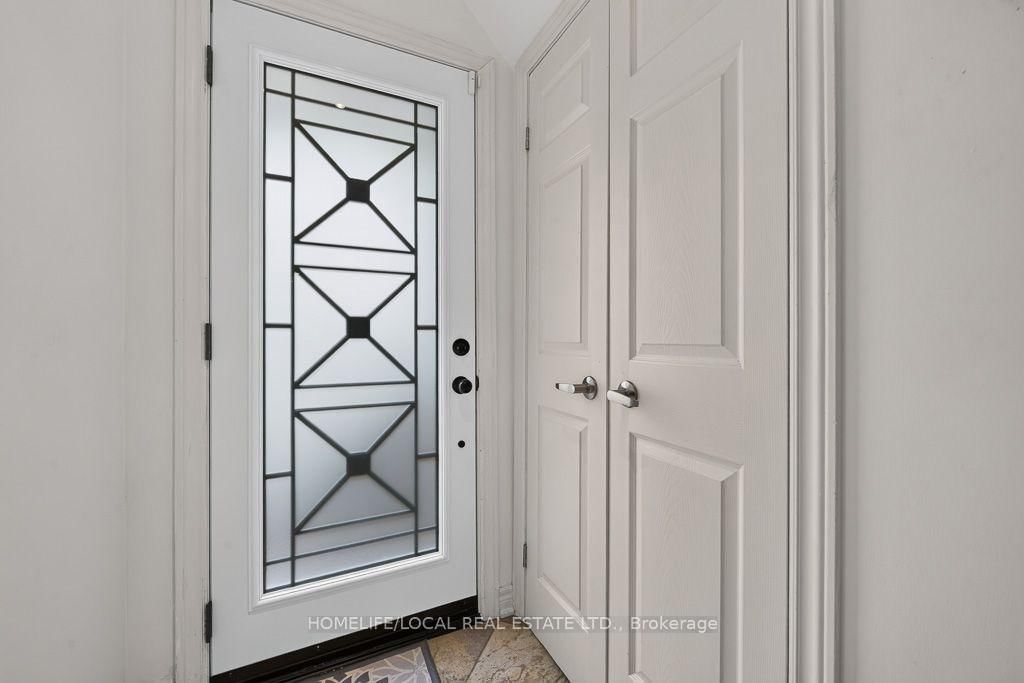 4 Martindale Brampton,ON L6X 2T9 — Photo 4